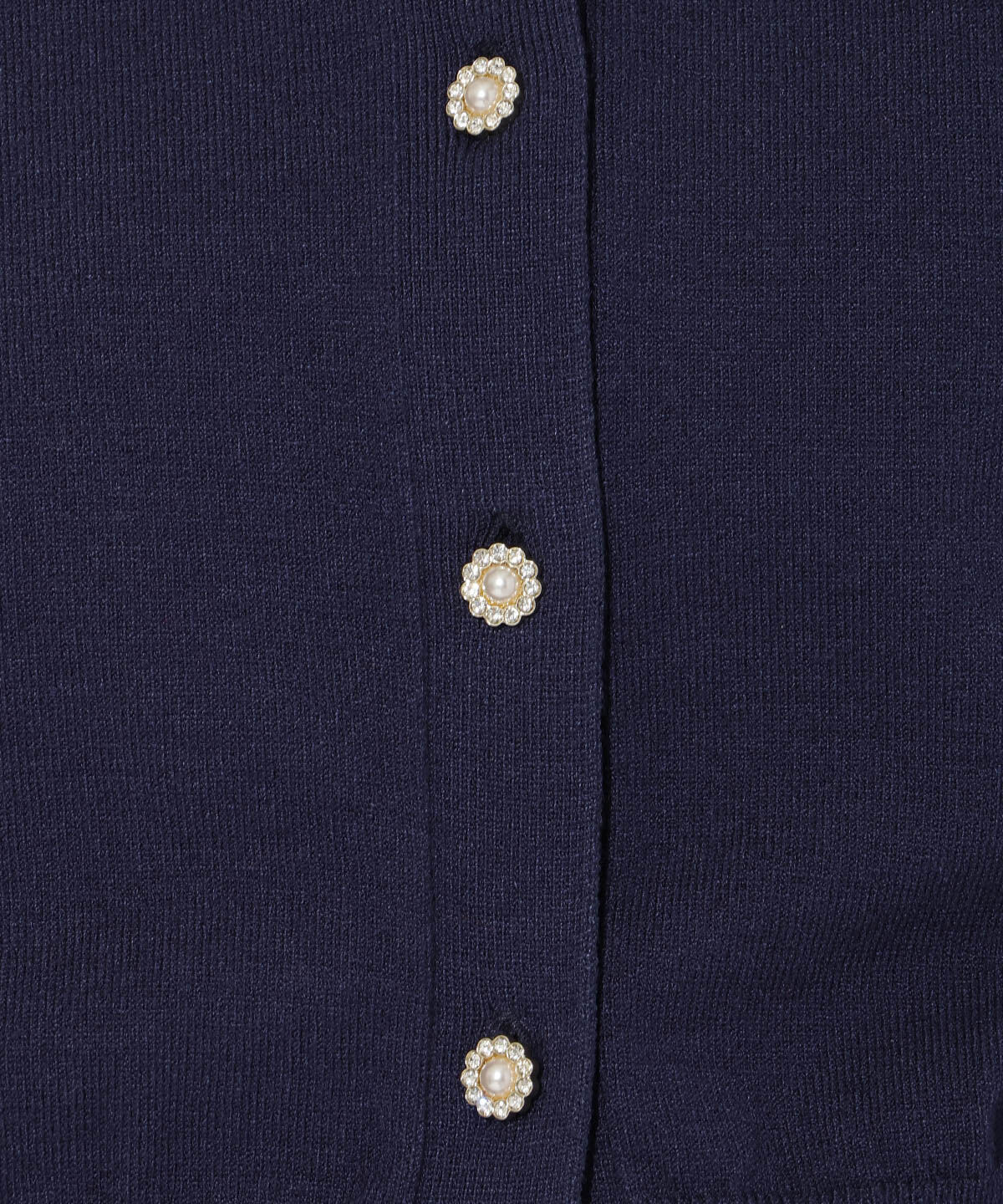 アンドクチュール「ビジューボタンクルーネックカーディガン」|カーディガン|