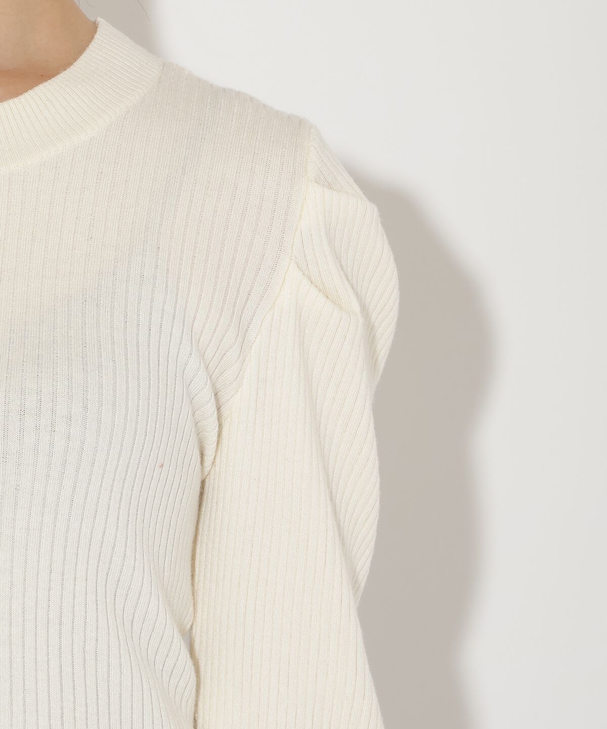 アンドクチュール「肩ギャザーハイネックリブニット」|ニット・セーター|