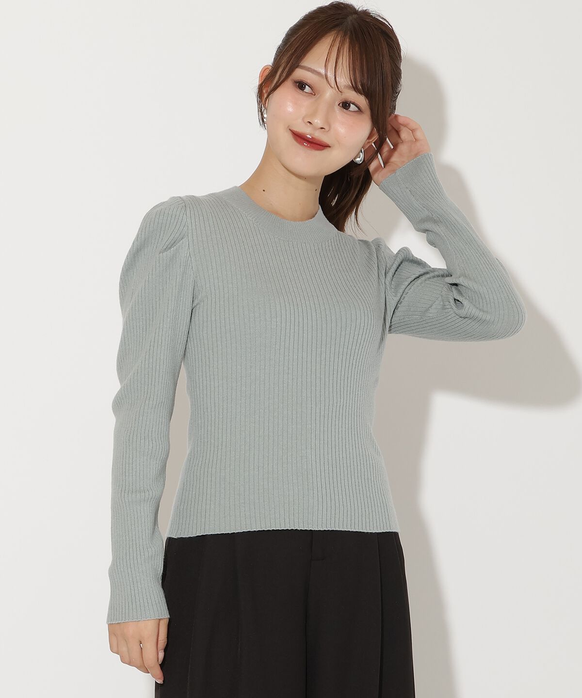 アンドクチュール「肩ギャザーハイネックリブニット」|ニット・セーター|