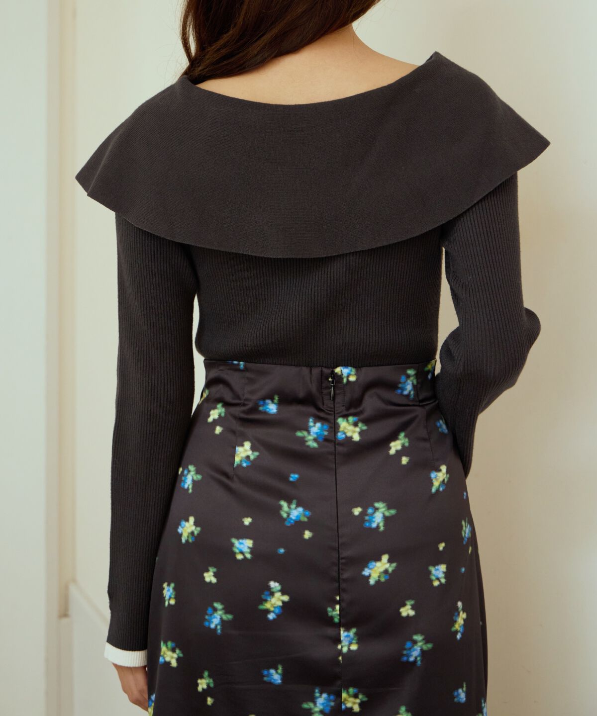 アンドクチュール「アシンメトリーカラーニットプルオーバー」|ニット・セーター|