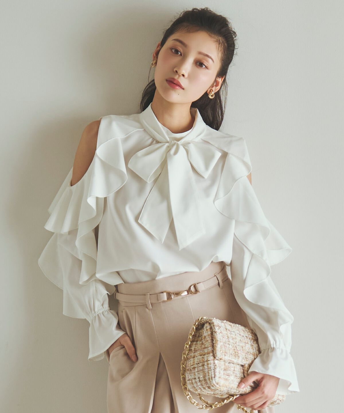 アンドクチュール「フリルボウタイブラウス」|シャツ・ブラウス|オフ
