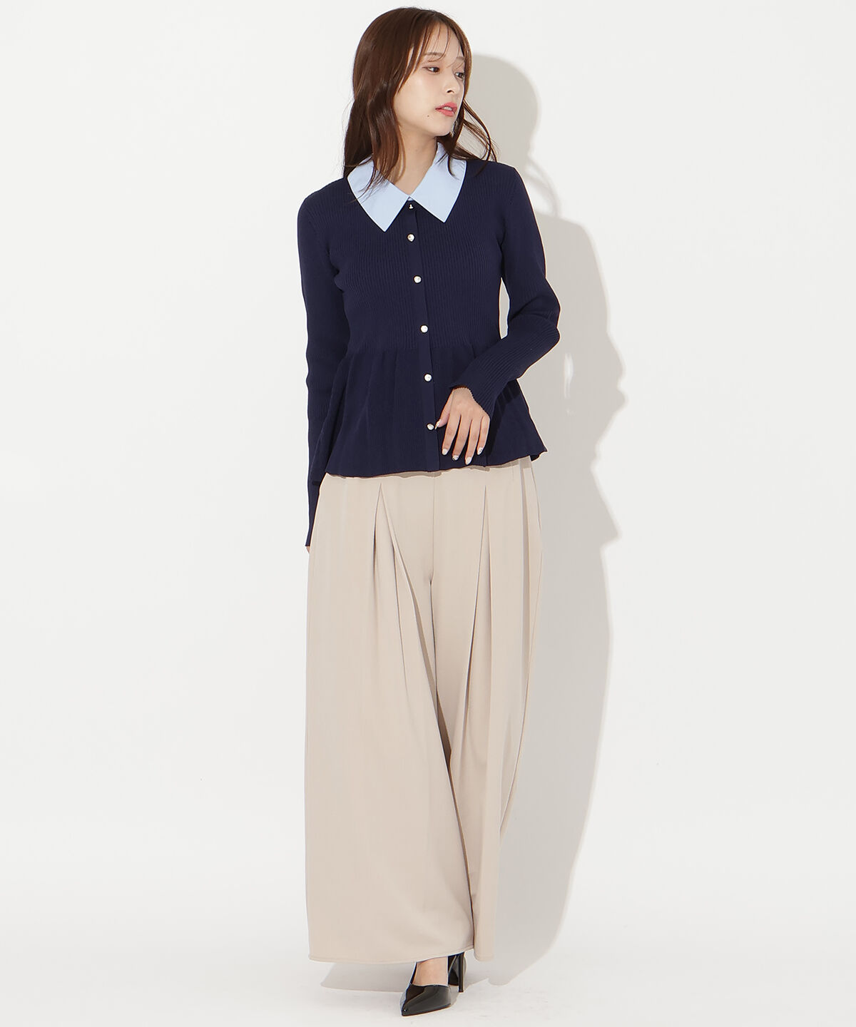 アンドクチュール「シャツ襟付きペプラムニットプルオーバー」|ニット・セーター|