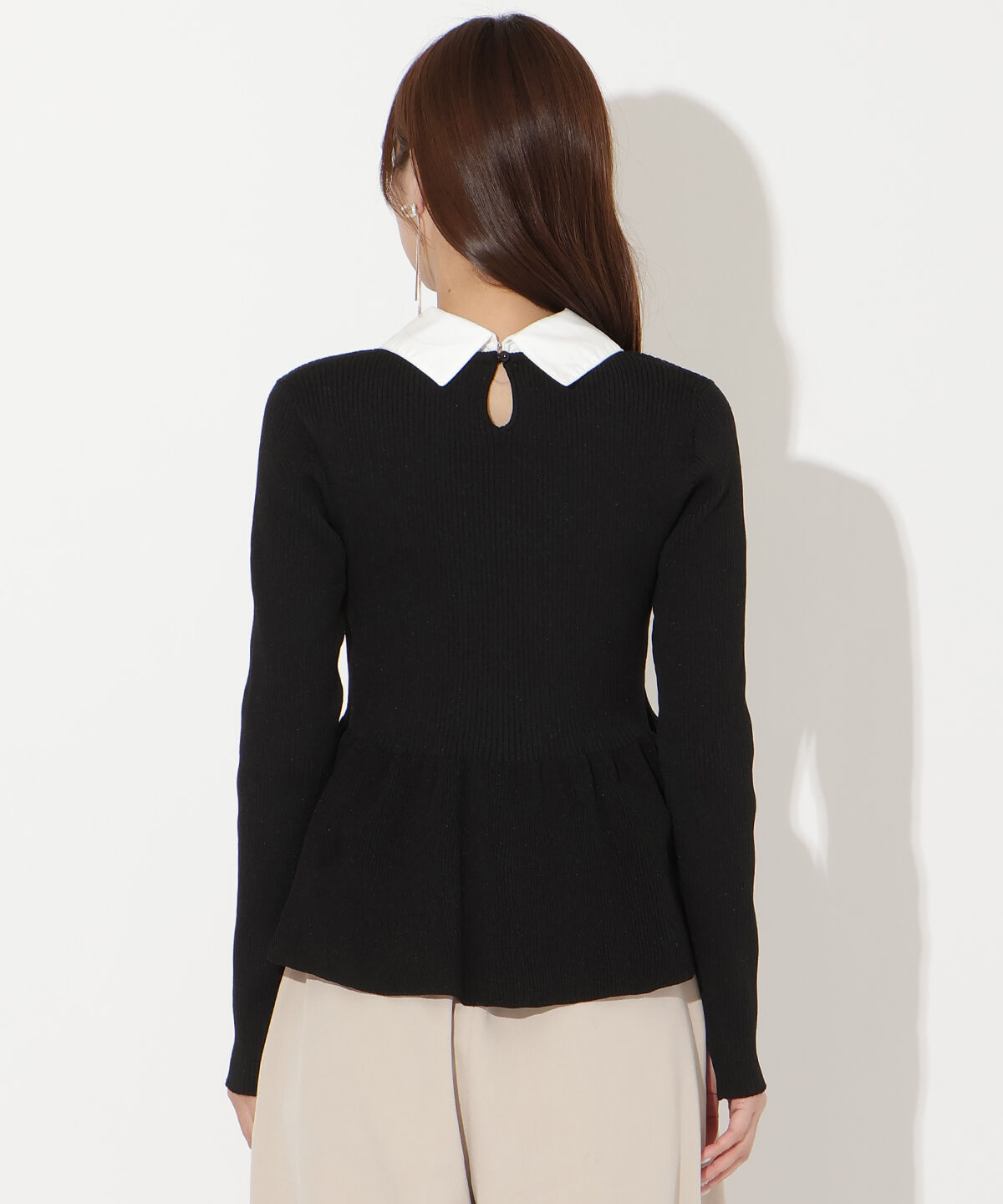 アンドクチュール「シャツ襟付きペプラムニットプルオーバー」|ニット・セーター|