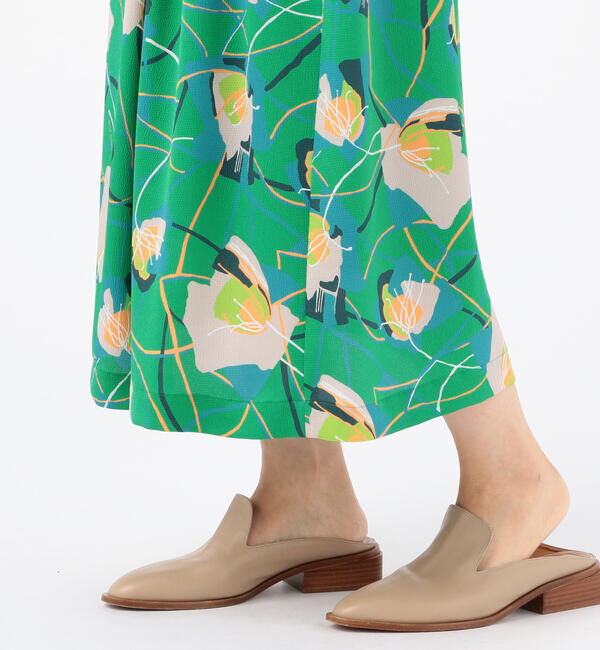 Ballsey「アイヴィーフラワープリント アシンメトリータックミディスカート」|フレア|