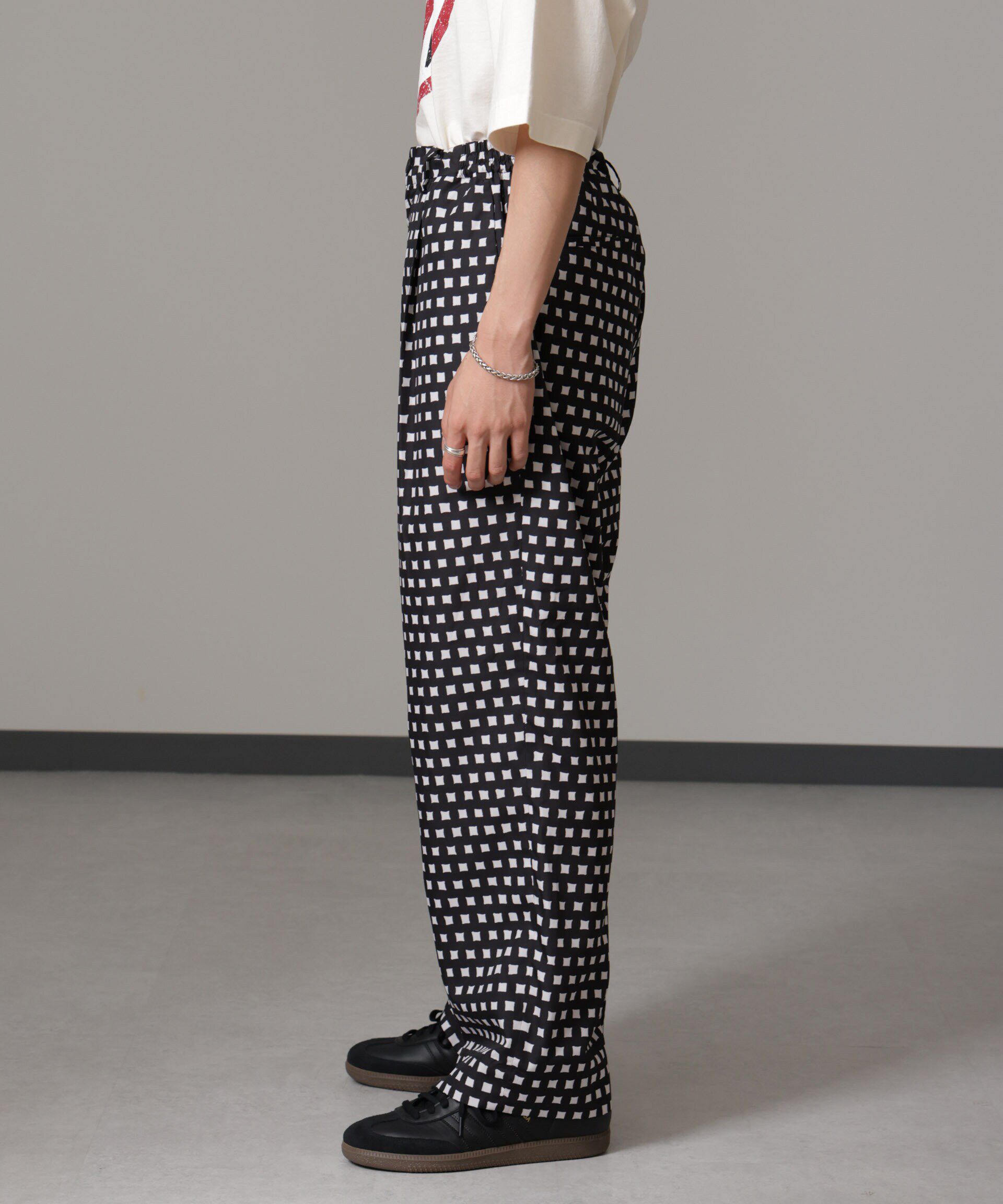 nano･universe「オリジナルパターンイージーパンツ」|チノ|