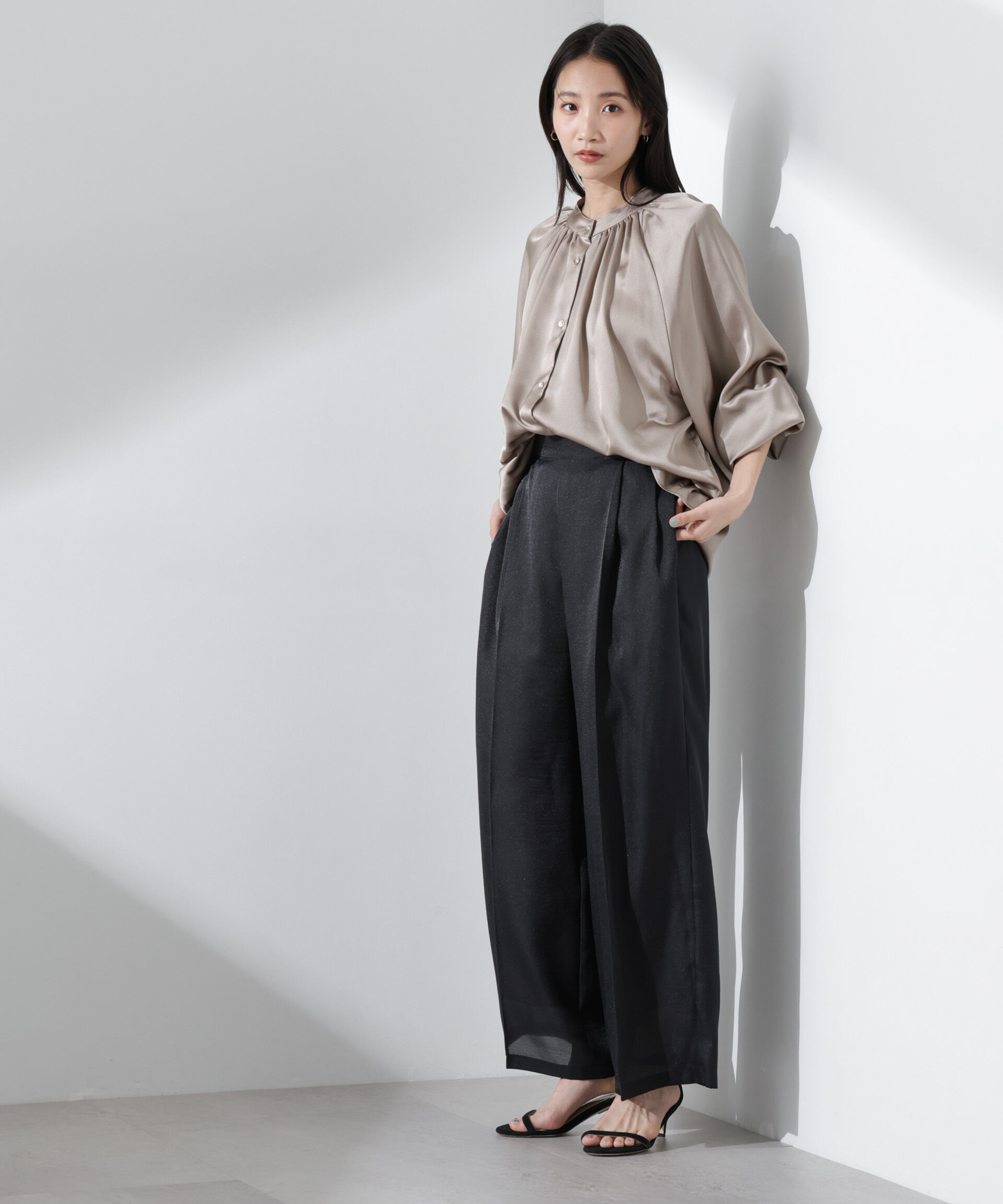 nano･universe「シアーヘムタックワイドパンツ」|チノ|