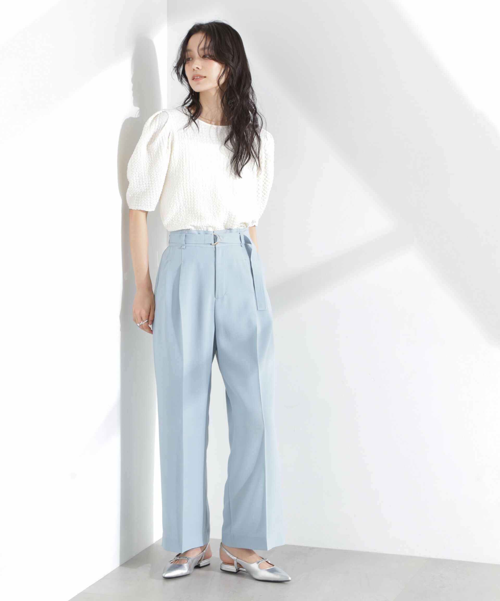 nano･universe「メランジドライ ベルト付きタックワイドパンツ(セットアップ可)」|チノ|