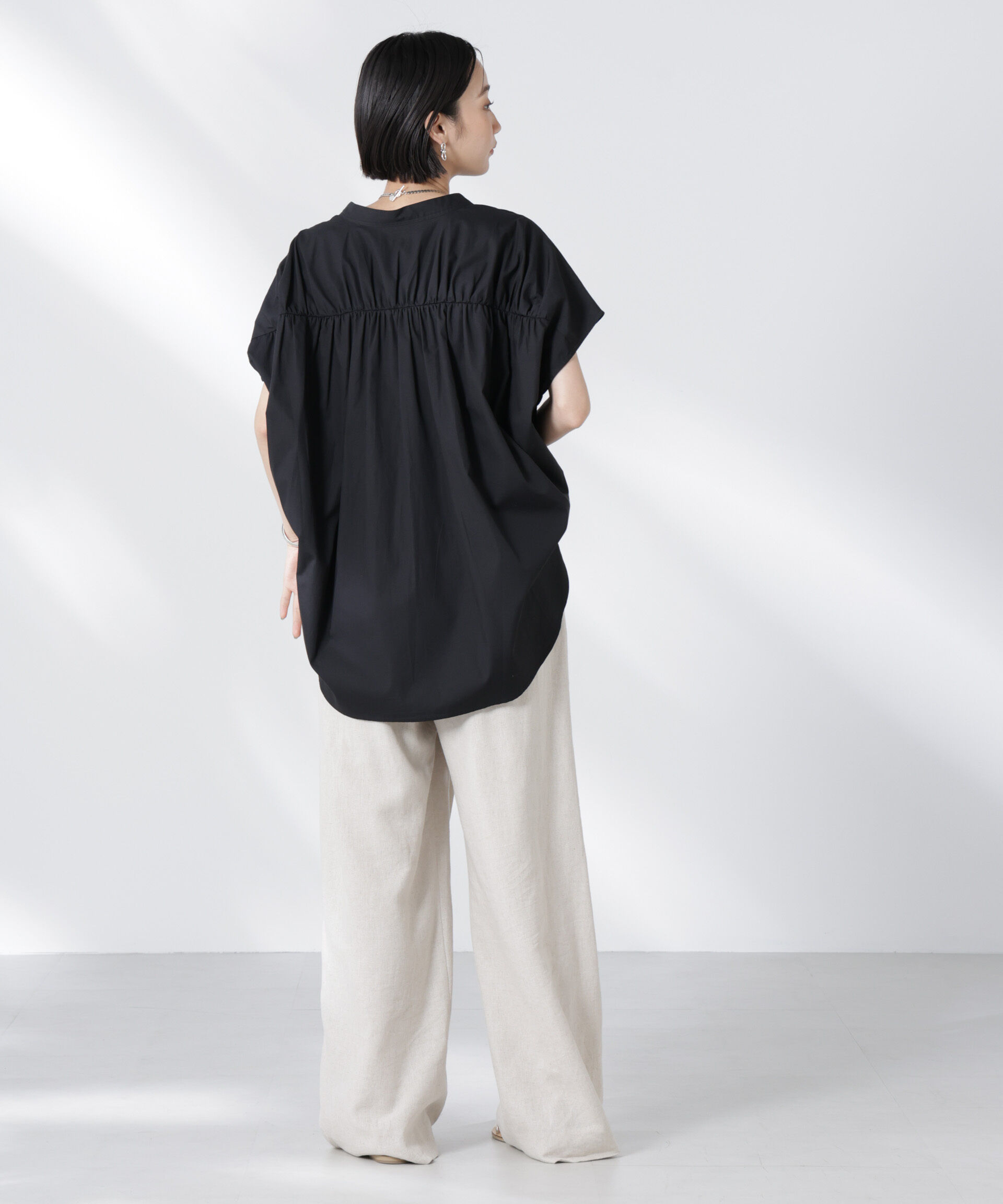 nano･universe「バックギャザーノースリーブブラウス」|シャツ・ブラウス|