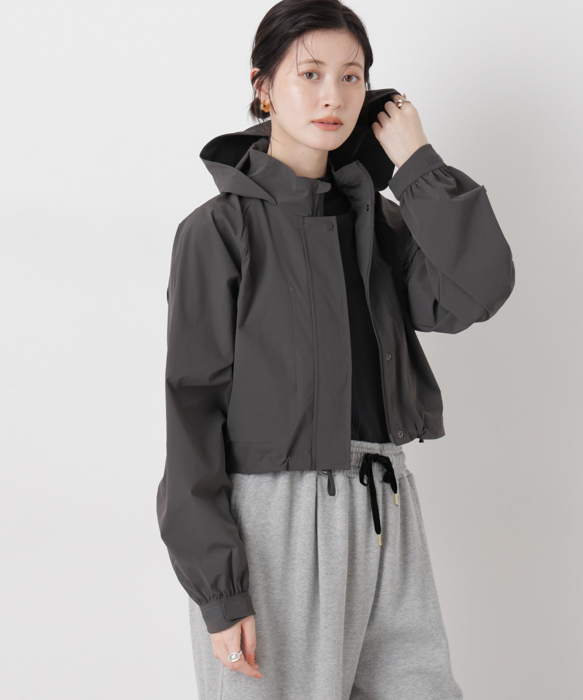 nano･universe「new balance/NB Greyクロップドジャケット」|ブルゾン・スタジャン|