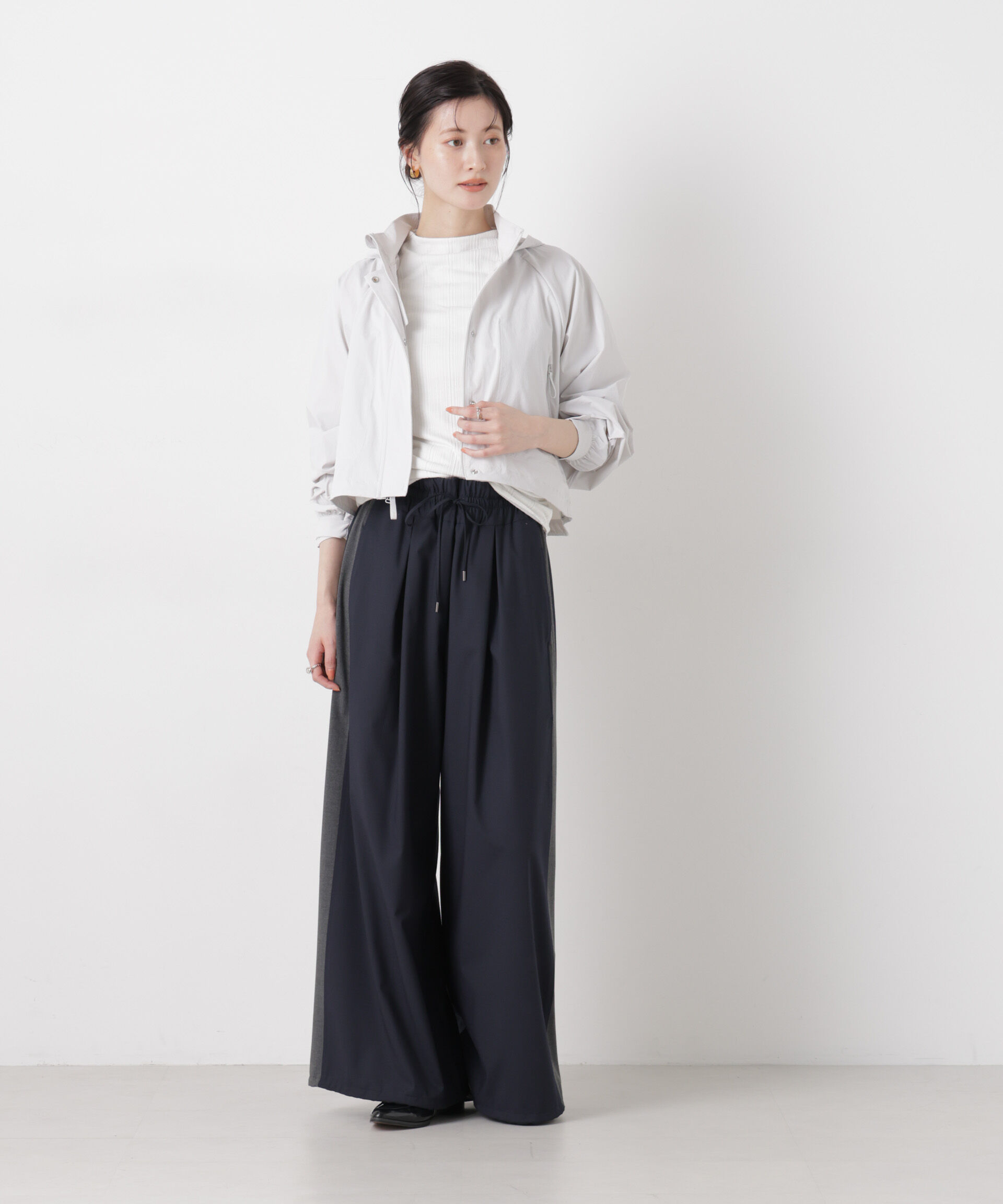 nano･universe「new balance/NB Greyクロップドジャケット」|ブルゾン・スタジャン|