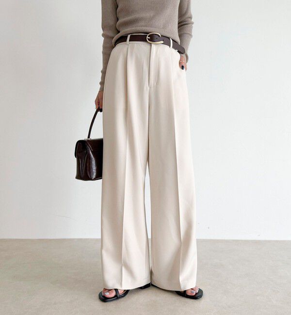 fredy emue「【人気商品の新型】とろみwarmタックスラックス」|スラックス|アイボリー