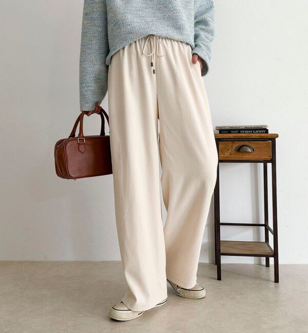 fredy emue「シルキーウォームセミワイドイージーパンツ」|チノ|