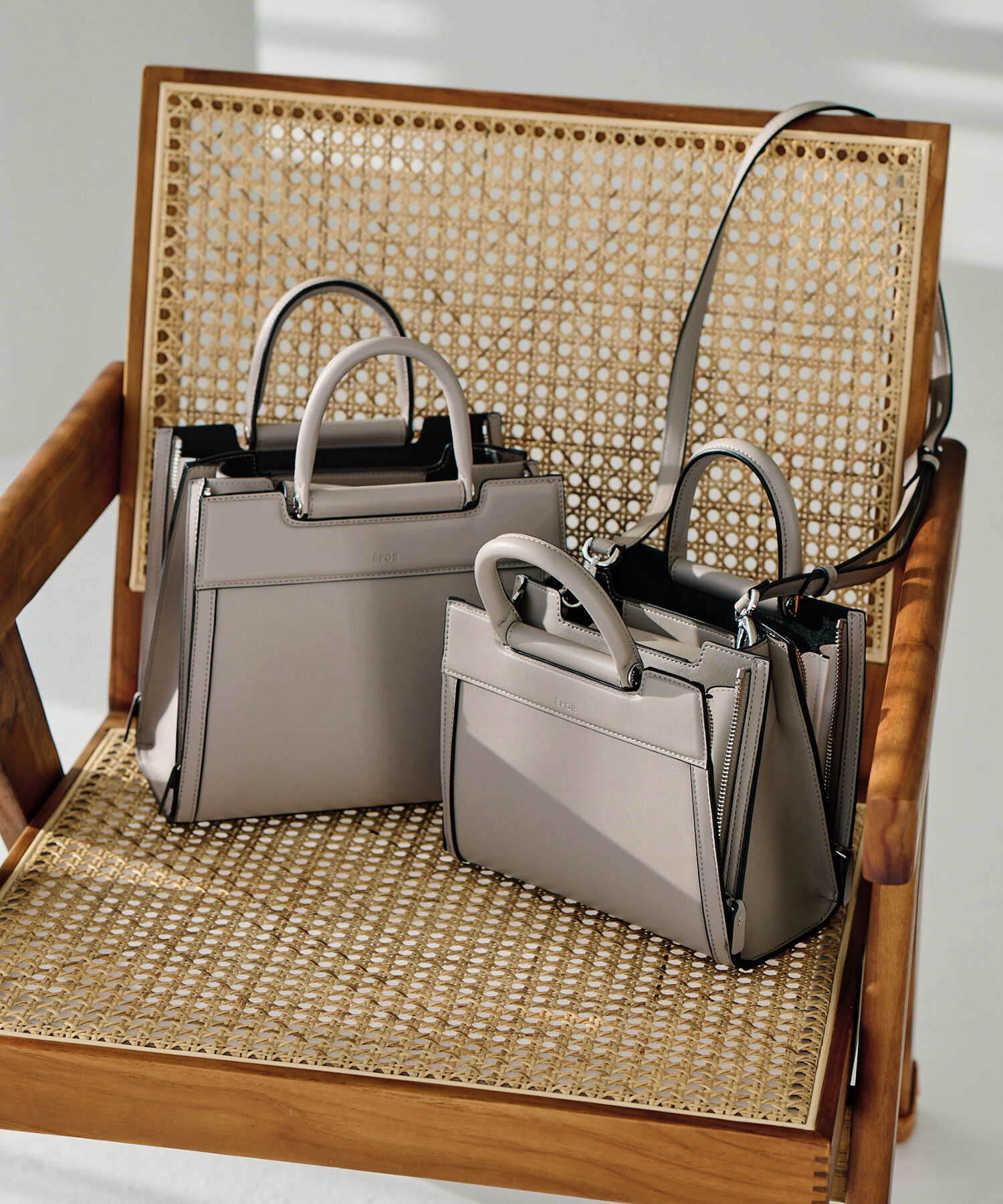 E'POR「【E'POR】W BAG Medium（ダブリュー バッグ ミディアム）」|ハンドバッグ|