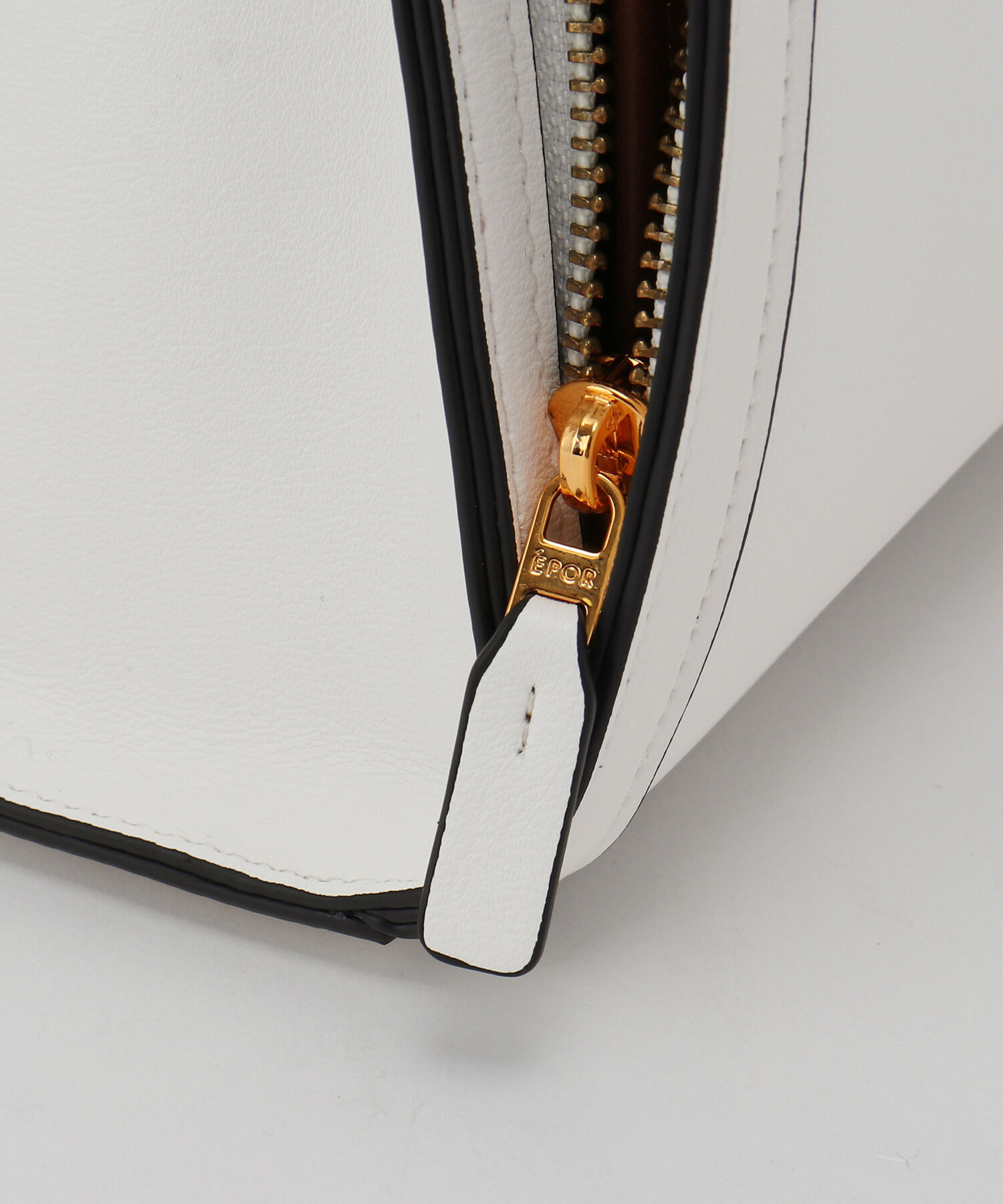 E'POR「【E'POR】W BAG Medium（ダブリュー バッグ ミディアム）」|ハンドバッグ|