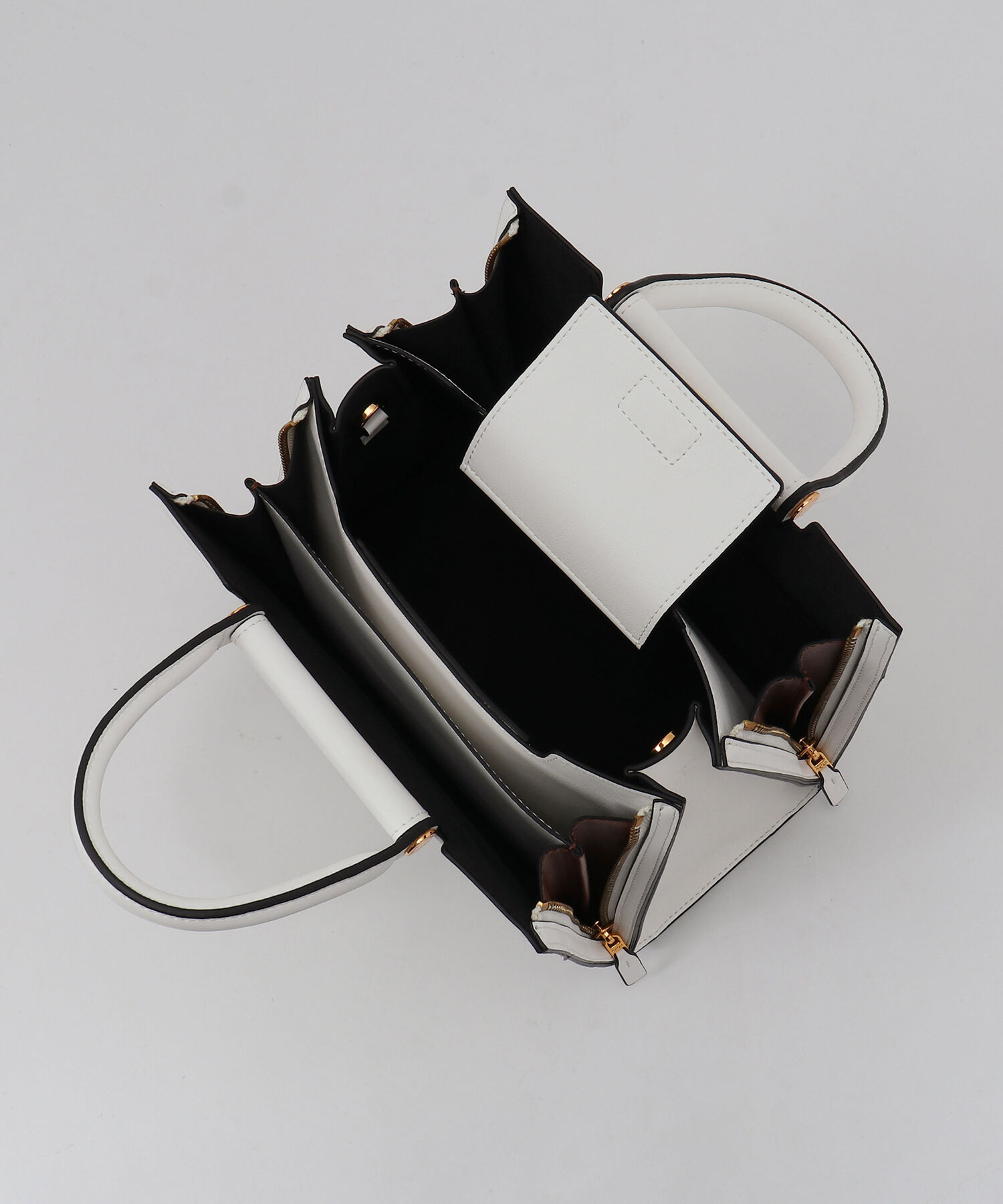 E'POR「【E'POR】W BAG Medium（ダブリュー バッグ ミディアム）」|ハンドバッグ|