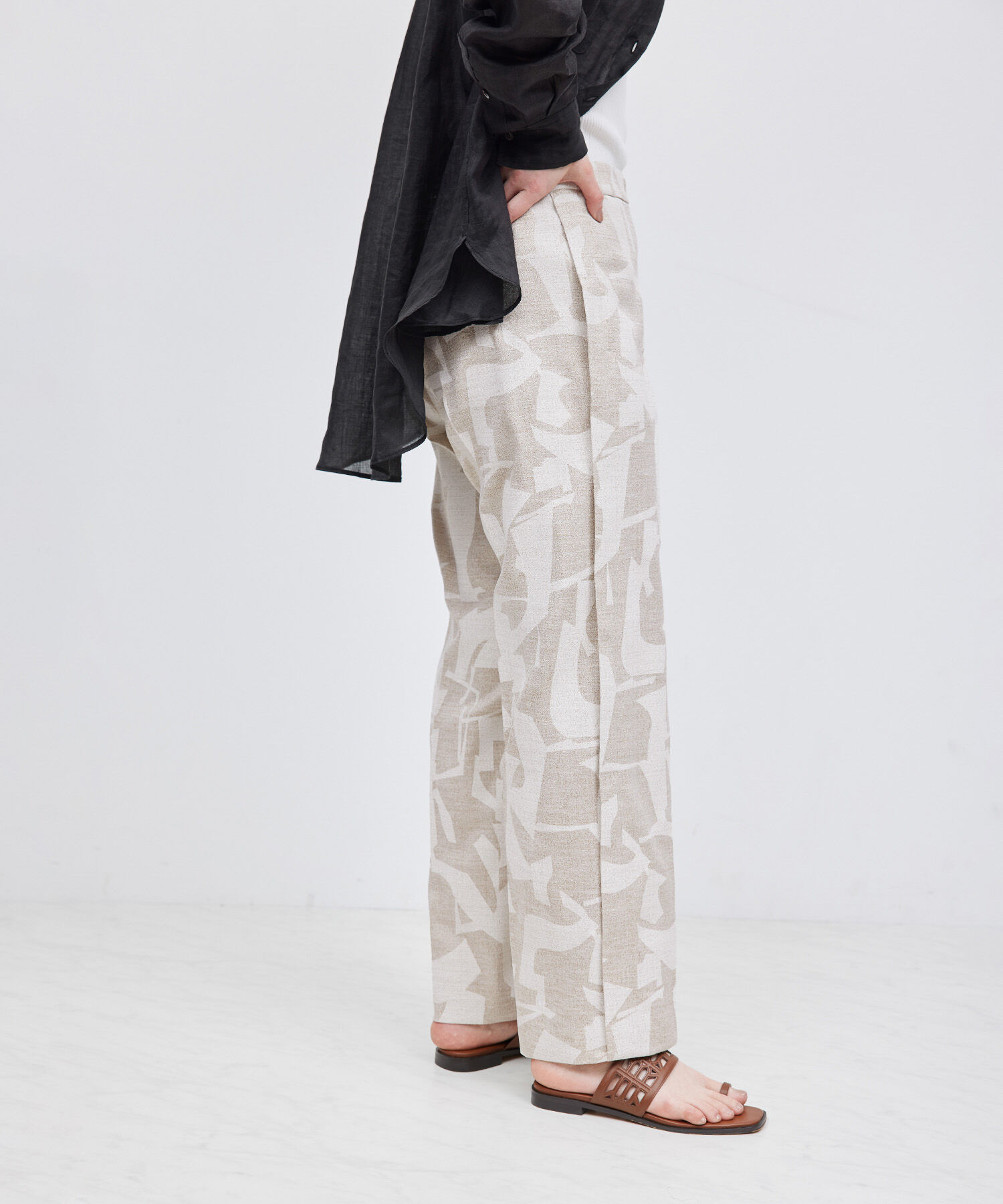 ROPE「サイドタックストレートパンツ【メディア掲載】」|その他|