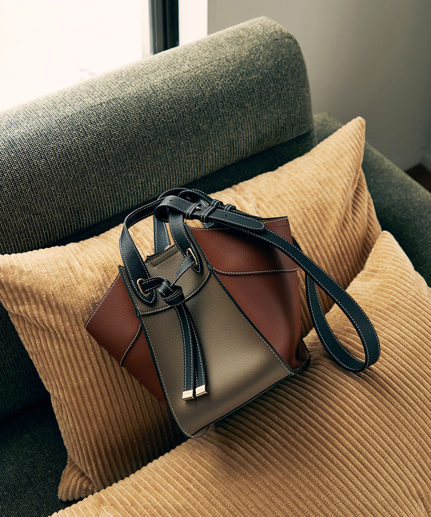 VIS「【新色追加】【マルチWAY】フロントタイバッグ」|ショルダー・メッセンジャー|