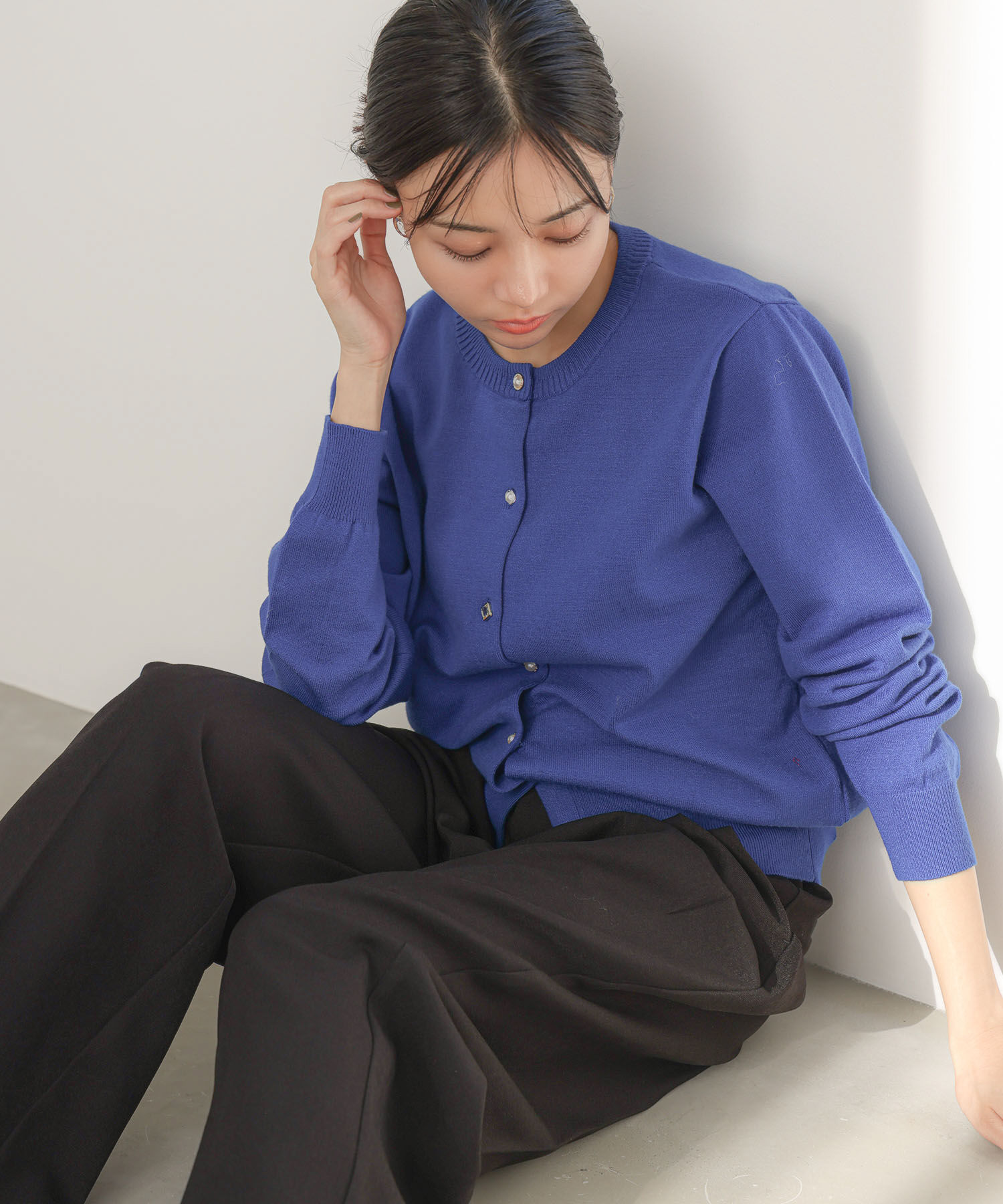 VIS「【洗える・吸湿発熱・静電防止】色々釦クルーネックカーディガン【ECO THERMO WALKER(R)】」|カーディガン|