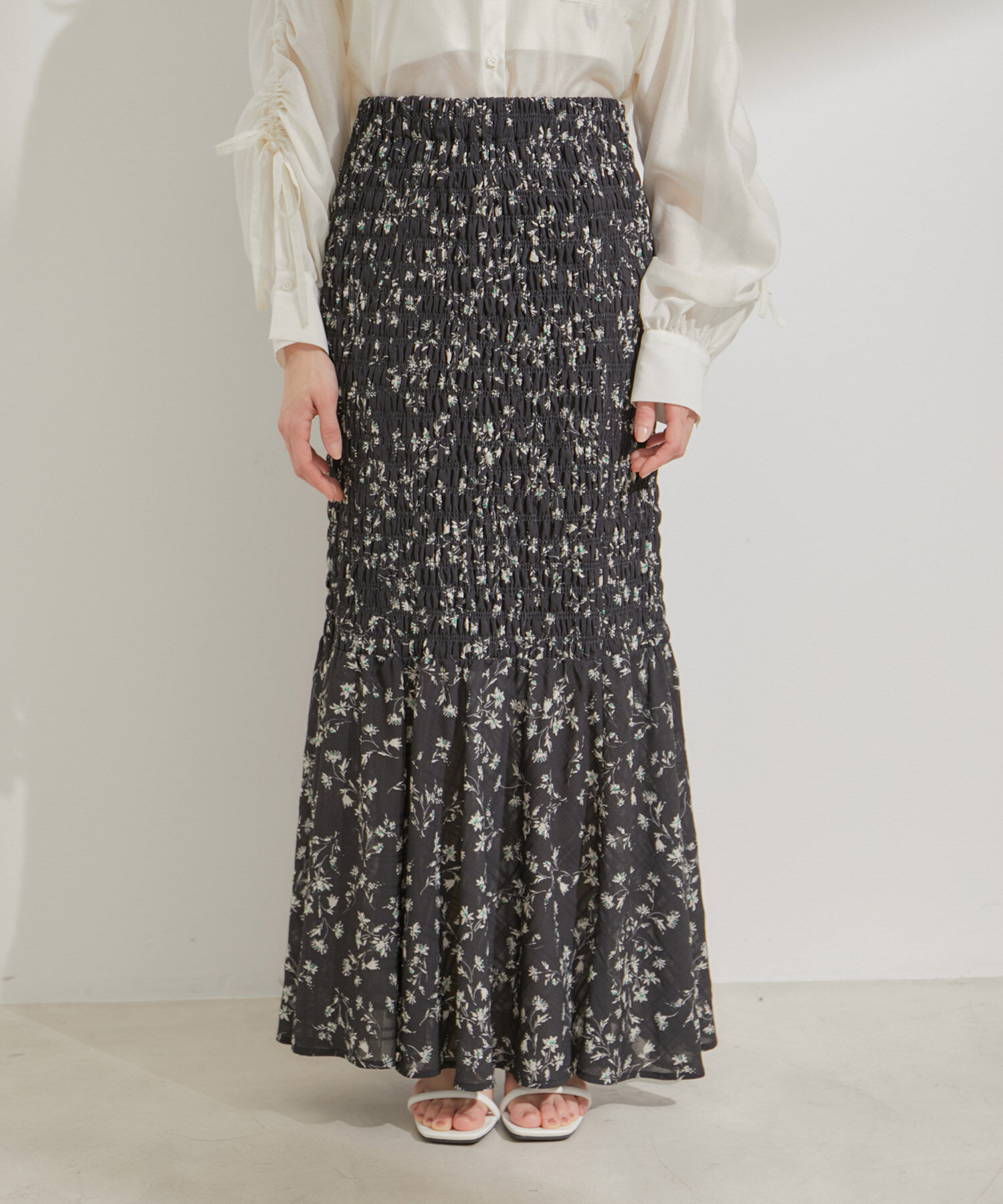 VIS「【セットアップ対応】花柄シャーリングロングスカート」|スカート|