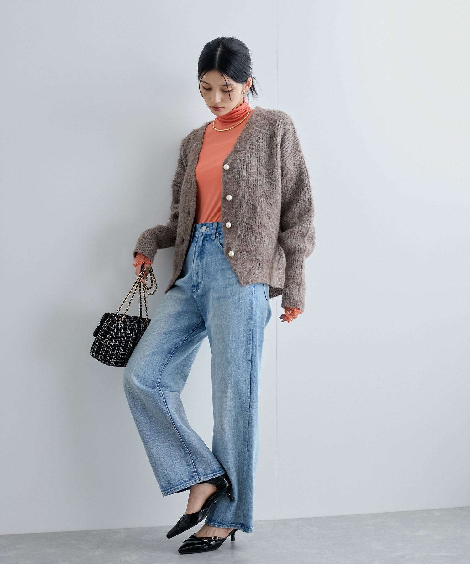 VIS「パールボタンVネック片畦ニットカーディガン」|カーディガン|