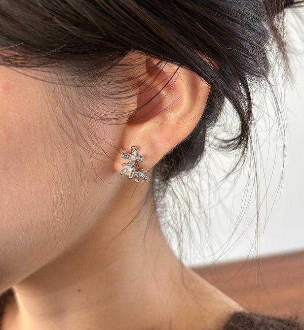  「〈GOLDY/ゴールディ〉小花イヤリング」|リング|シルバー