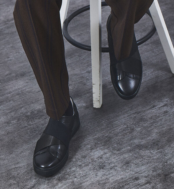 alfredoBANNISTER「【ELASTIC TRAINER】ベルトライン切替 スリッポン/スニーカー」|スニーカー|ブラック