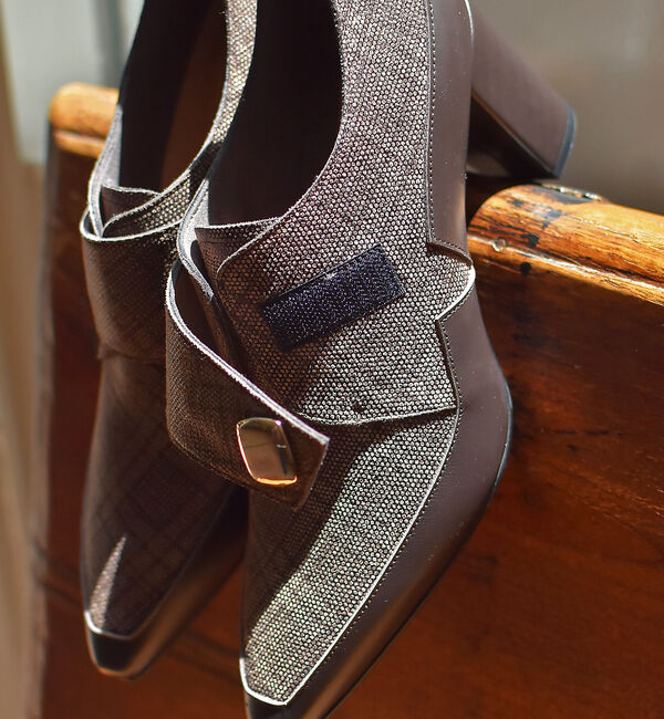 AU BANNISTER「モチーフ付きポインテッドブーティー」|ショートブーツ|