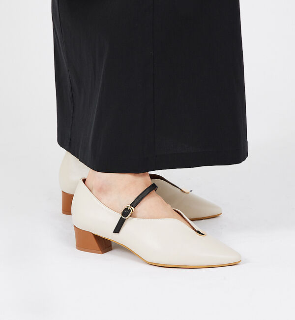 AU BANNISTER「モチーフ付きメリージェーンパンプス」|パンプス|アイボリー