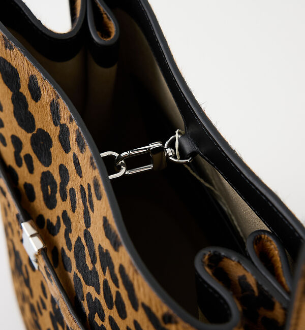 The Store by C' 「【TOTEME】BELTED PONY HAIR BUCKET BAG／ベルト付」|ハンドバッグ|