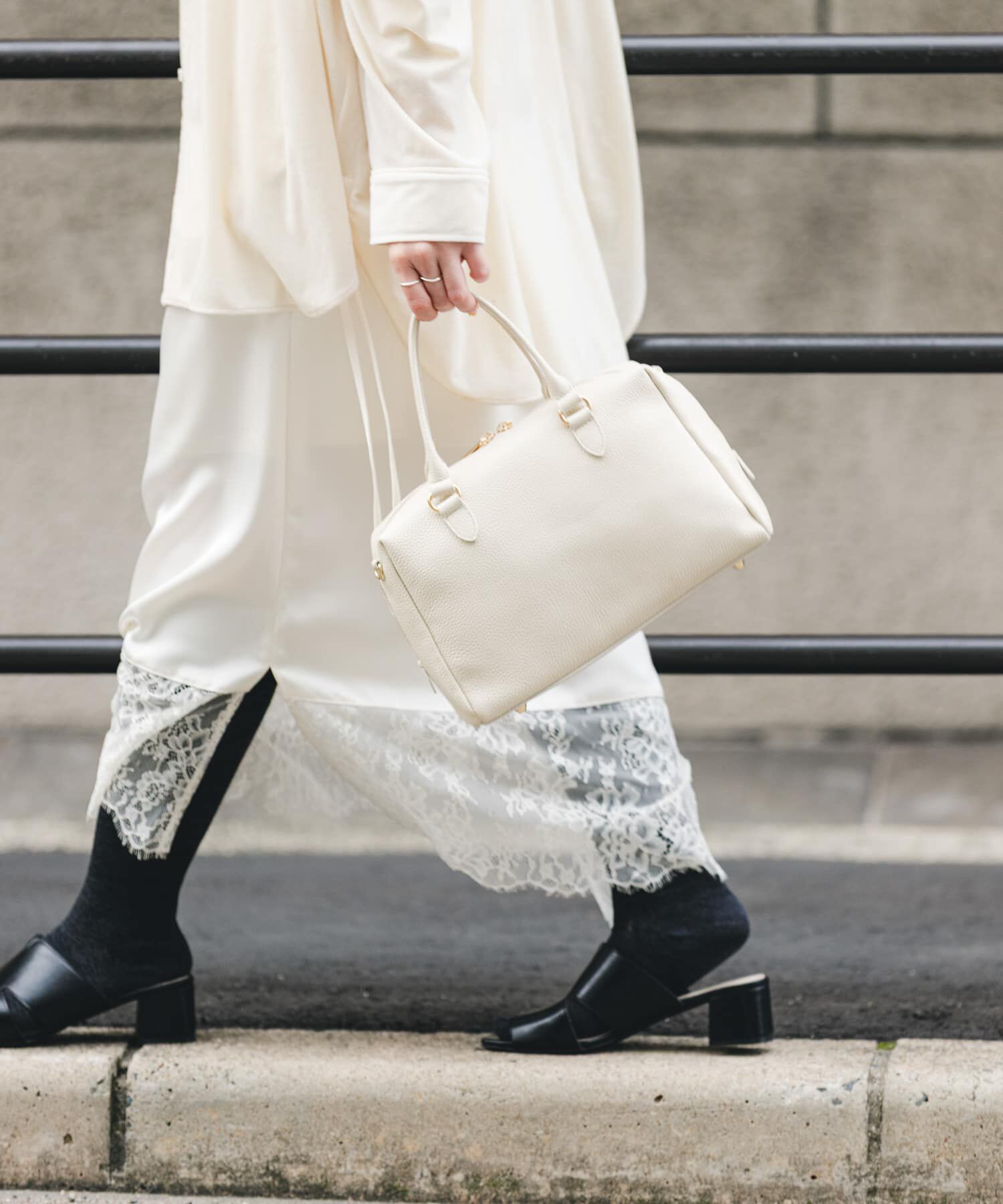 RODE SKO「『Mサイズ』レザーボストンバッグ」|ボストンバッグ|オフホワイト