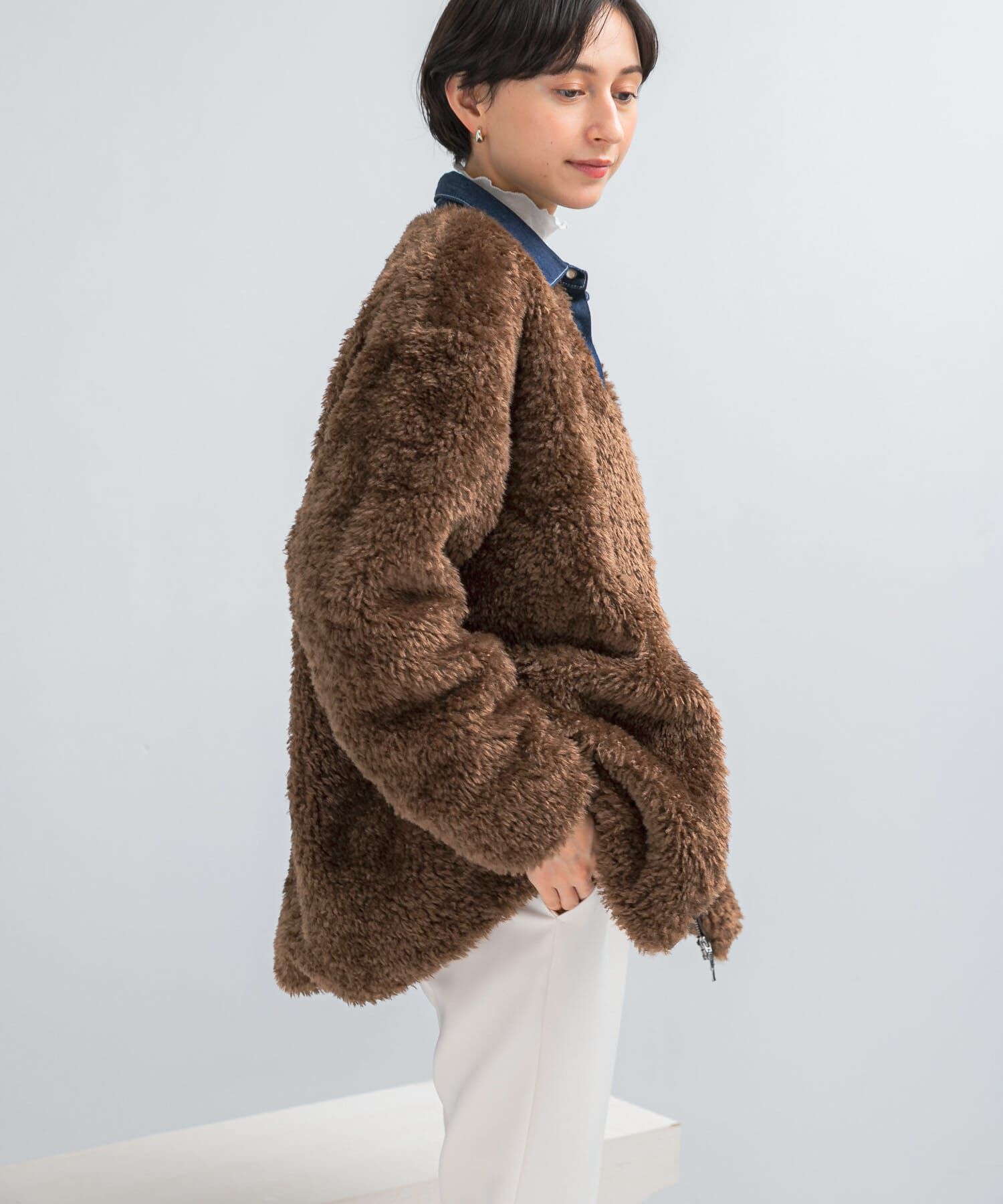 URBAN RESEARCH ROSSO「『WEB/一部店舗限定』ノーカラーファーボアZIPブルゾン」|ノーカラージャケット|