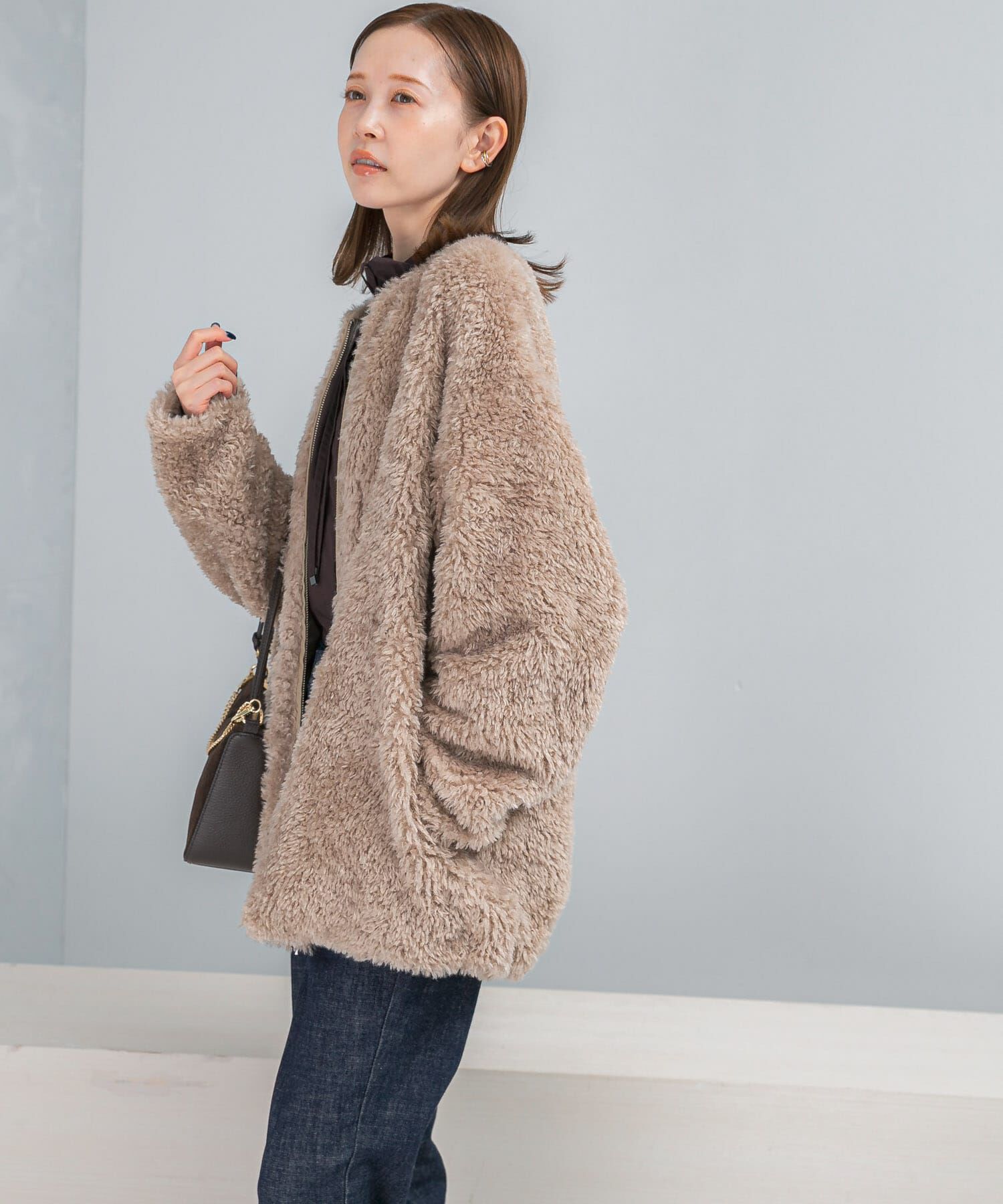 URBAN RESEARCH ROSSO「『WEB/一部店舗限定』ノーカラーファーボアZIPブルゾン」|ノーカラージャケット|