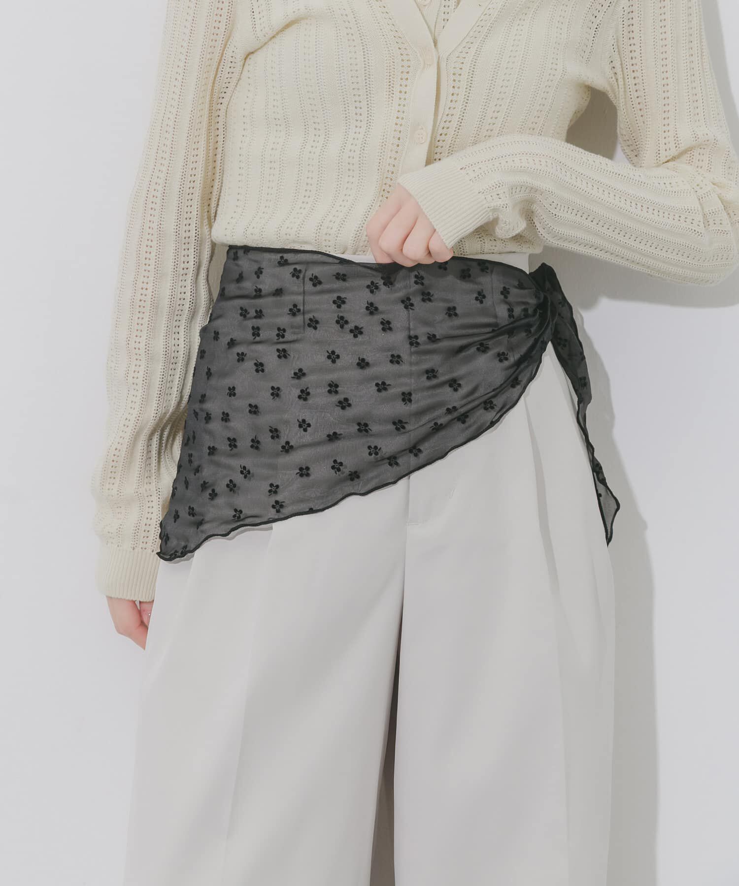 SMELLY「フラワーサンカクスカーフ」|バンダナ・スカーフ|ブラック