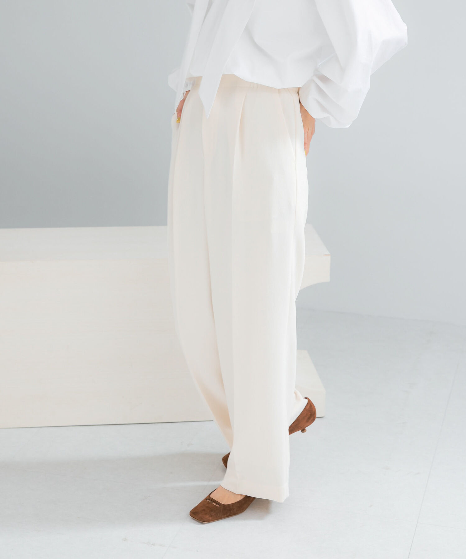 URBAN RESEARCH ROSSO「DONEEYU　ダブルクロスワイドパンツ」|その他|オフホワイト