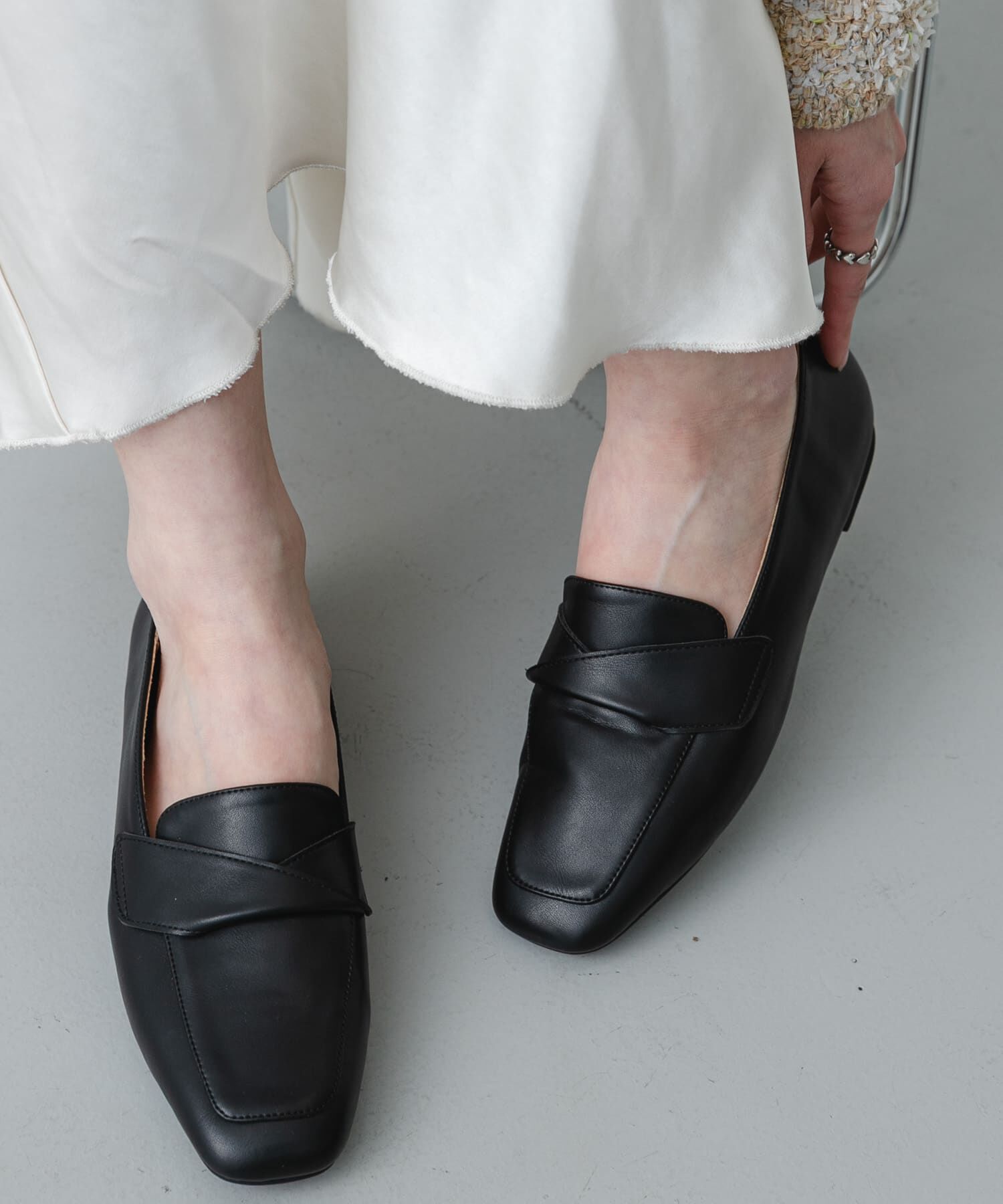 SENSE OF PLACE by URBAN RESEARCH「クロスベルトローファーパンプス」|ローファー|