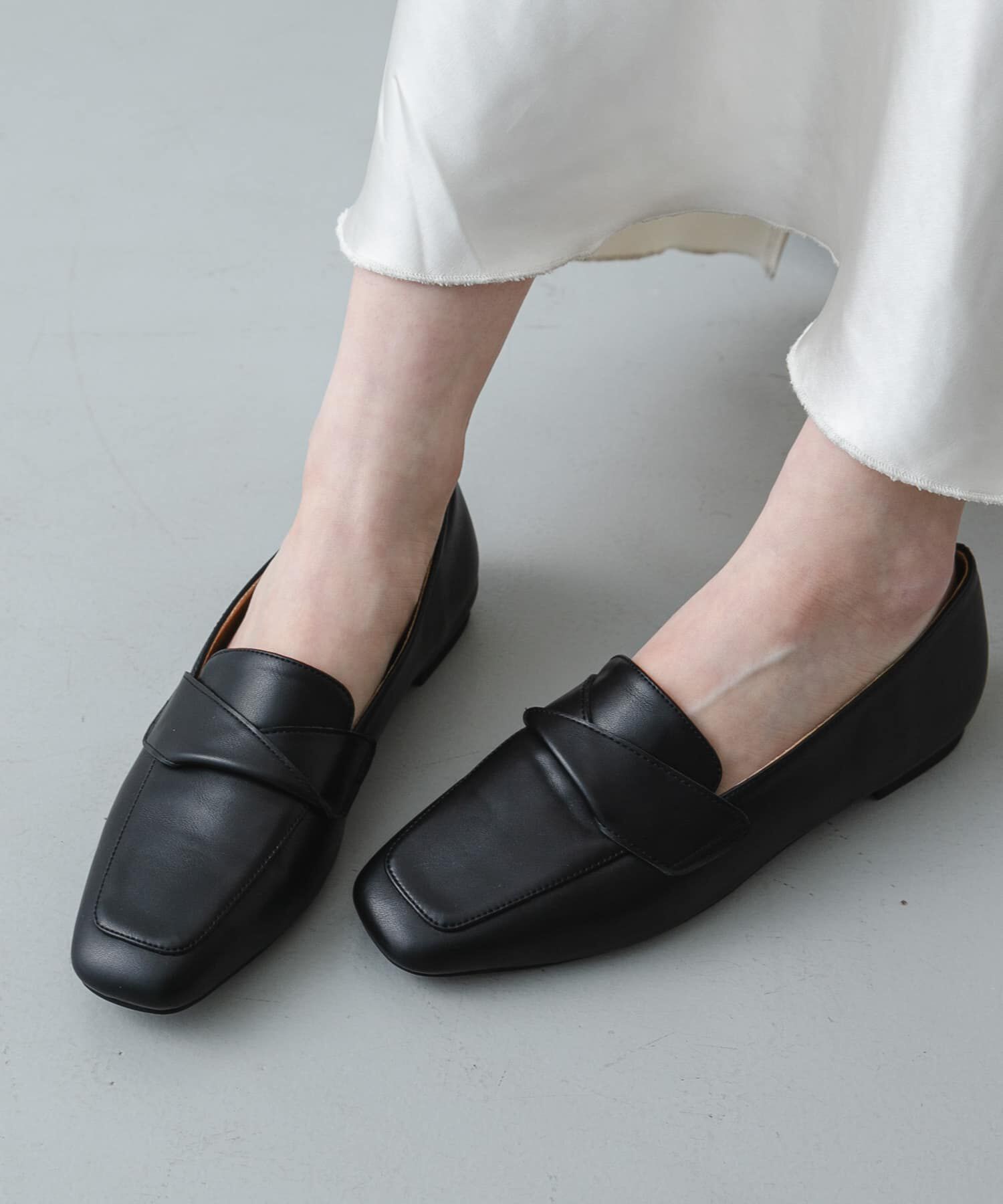 SENSE OF PLACE by URBAN RESEARCH「クロスベルトローファーパンプス」|ローファー|