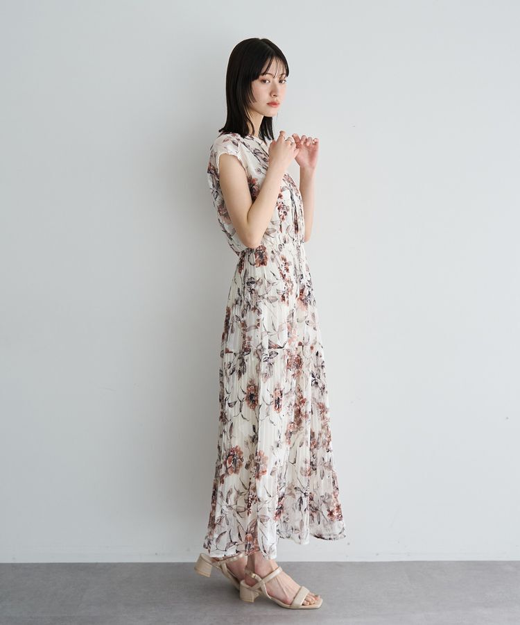 YECCA VECCA「フラワー柄シアープリーツワンピース」|ワンピース|Ivory