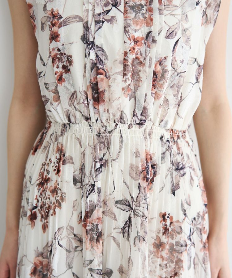 YECCA VECCA「フラワー柄シアープリーツワンピース」|ワンピース|