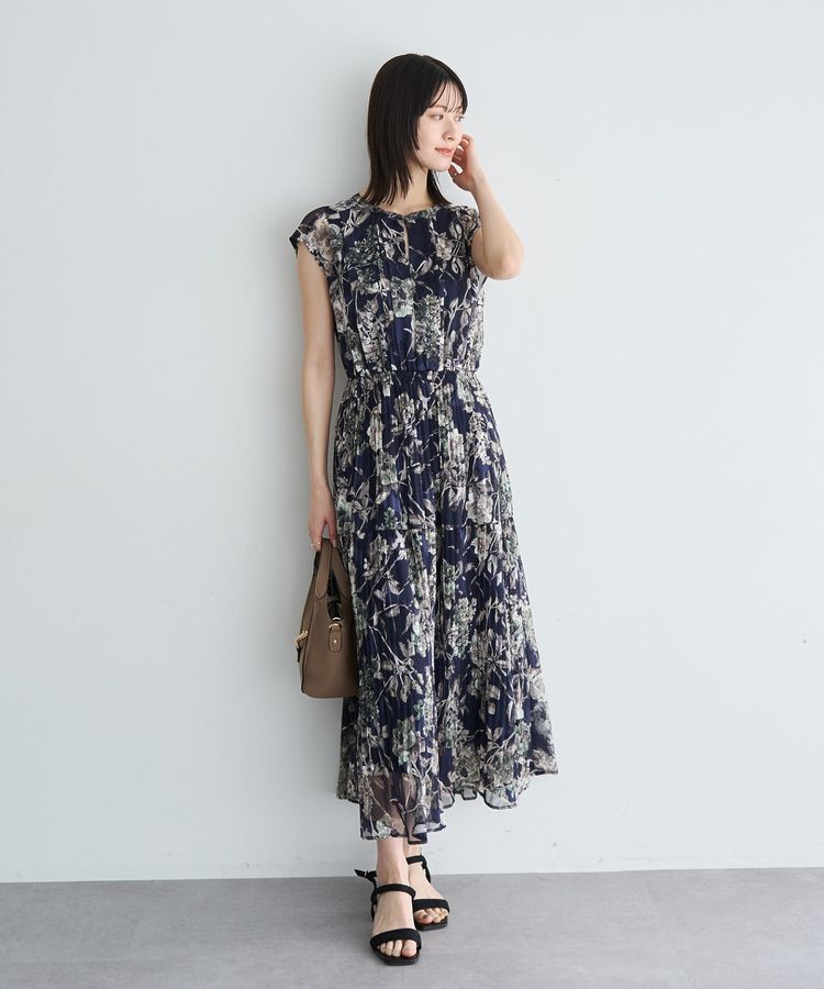 YECCA VECCA「フラワー柄シアープリーツワンピース」|ワンピース|Navy