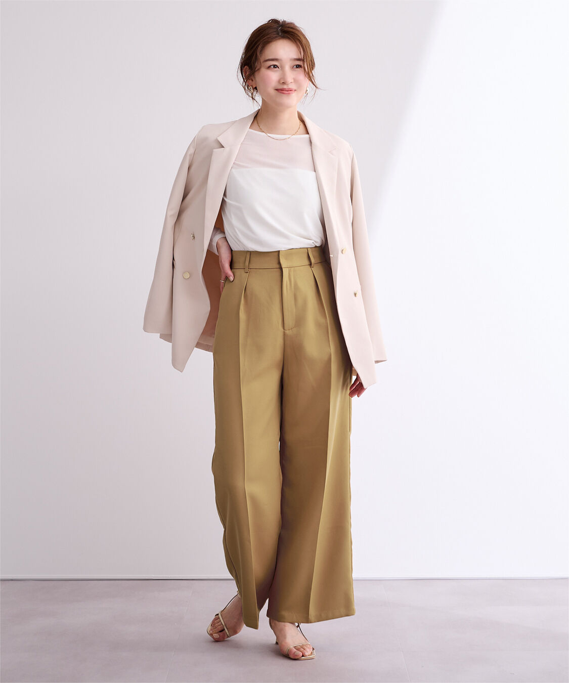 ur's「ワンタックカラーワイドパンツ」|スラックス|