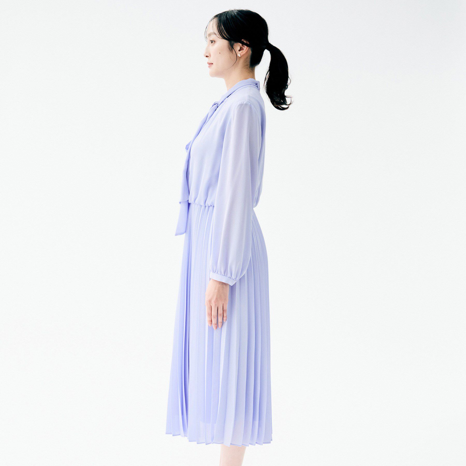 UNTITLED「【フォーマル/洗える】ボウタイ プリーツワンピース」|ワンピース|