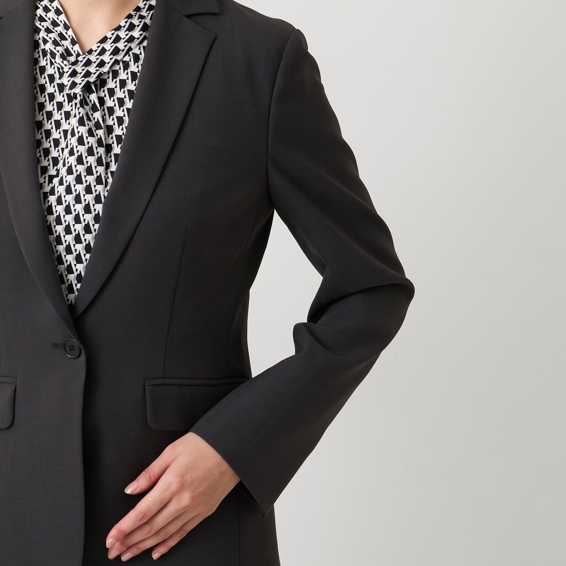 UNTITLED「【洗える/仕事着/スーツ】エアリーテーラードジャケット」|テーラードジャケット|