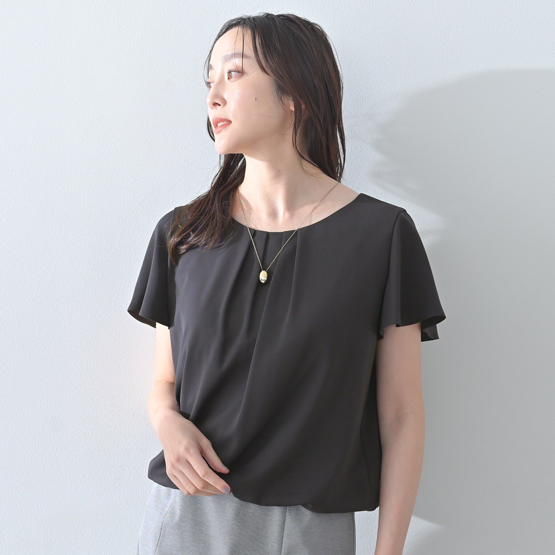 UNTITLED「パウダリータックブラウス」|シャツ・ブラウス|