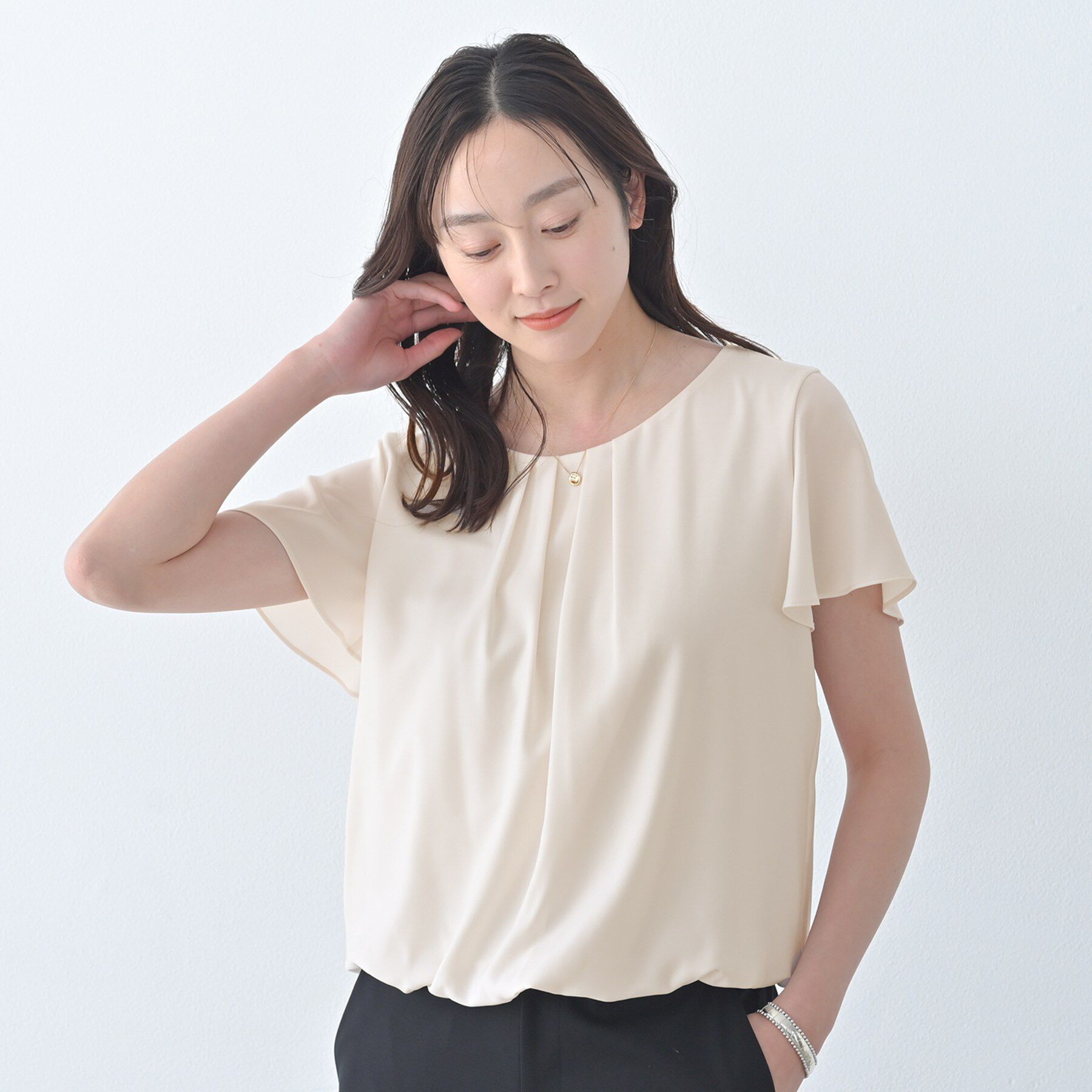 UNTITLED「パウダリータックブラウス」|シャツ・ブラウス|