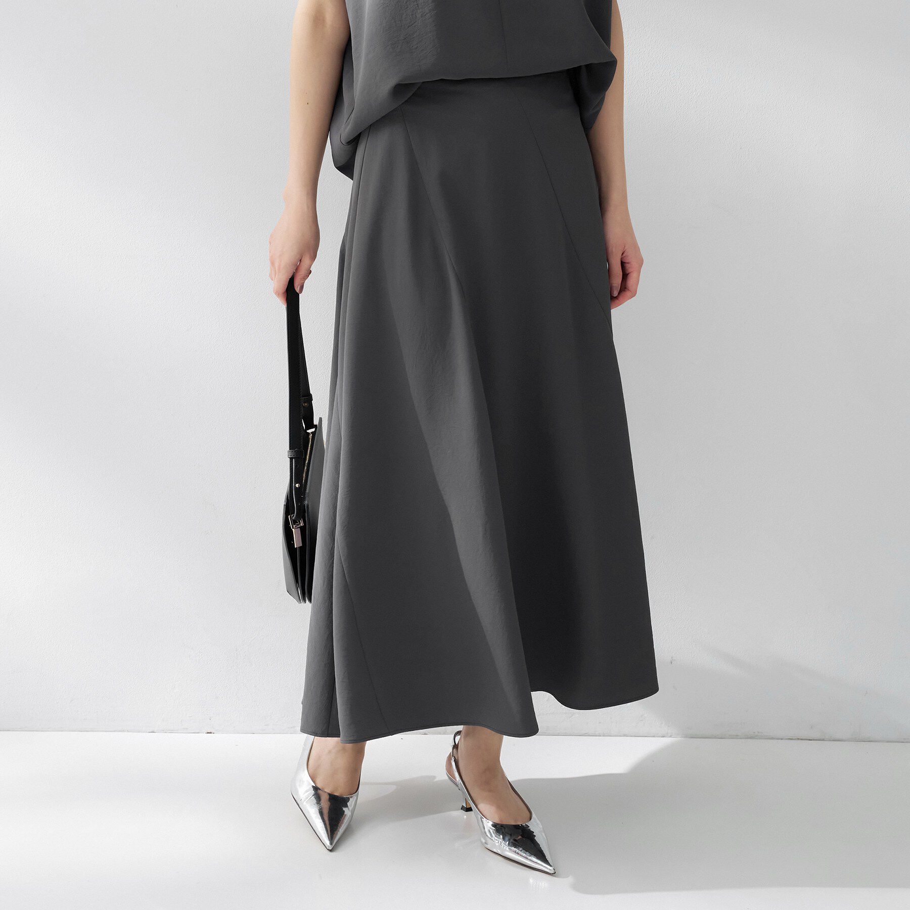 UNTITLED「【夏の名品セットアップが今年も登場！/はっ水/遮熱】リラクミスト フレアスカート」|スカート|