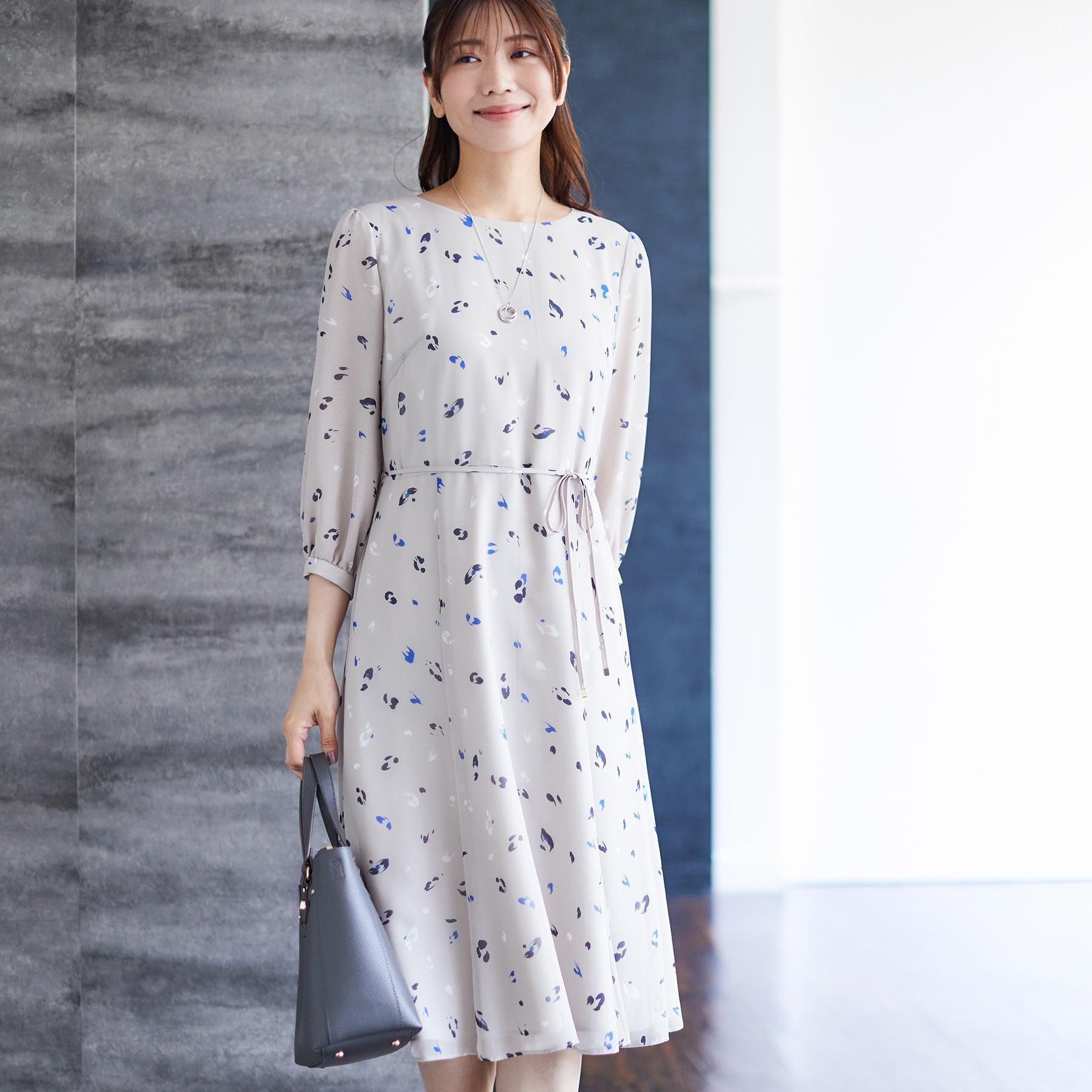 Reflect「【ウエストリボン付き】フレアプリントワンピース」|ワンピース|ベージュ(152)