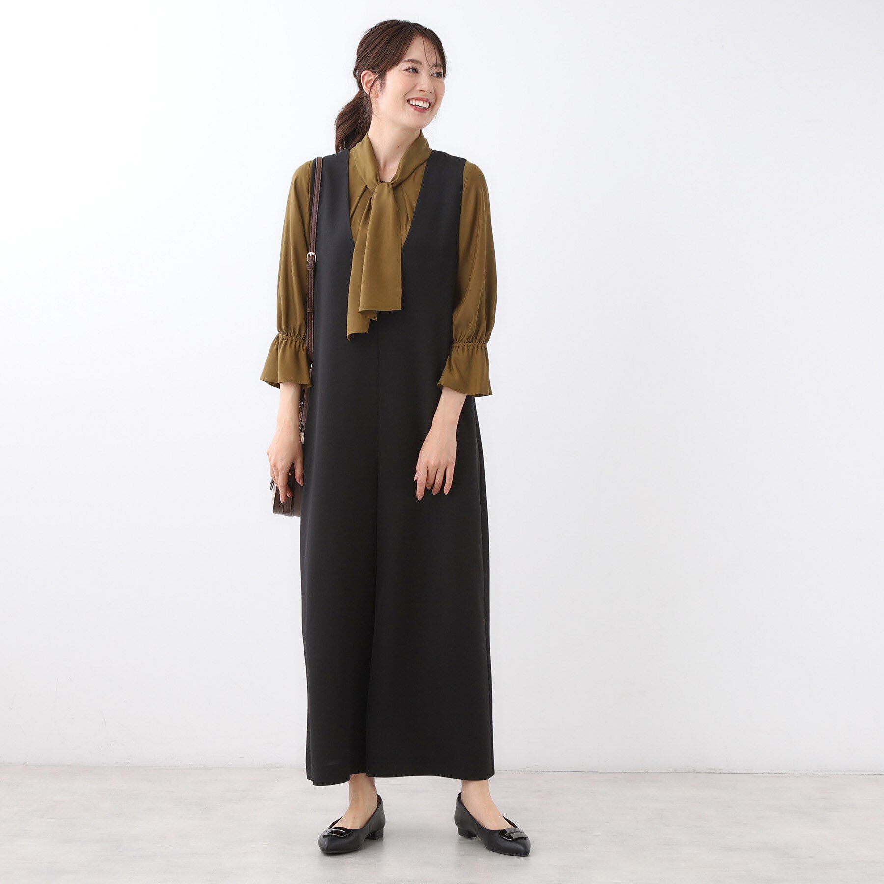 Reflect「【すっきり縦長シルエット】サロペットパンツ」|オールインワン|ブラック(019)