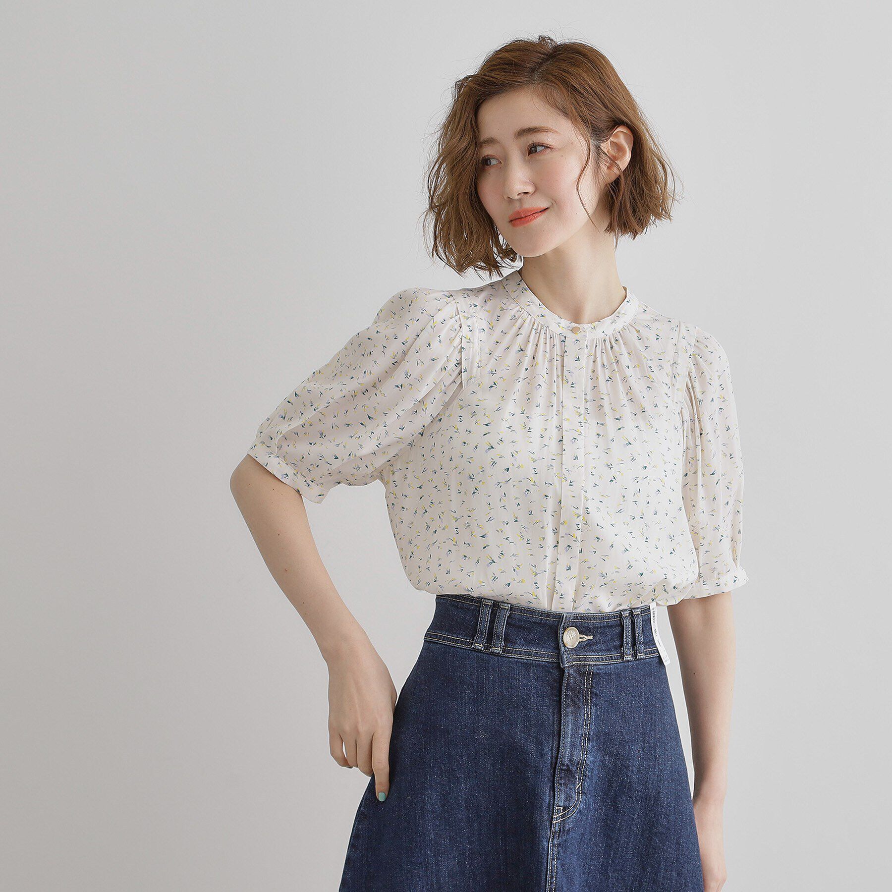 grove「【洗える】ヴィンテージサテンウイングスリーブブラウス」|シャツ・ブラウス|オフベースフラワー(