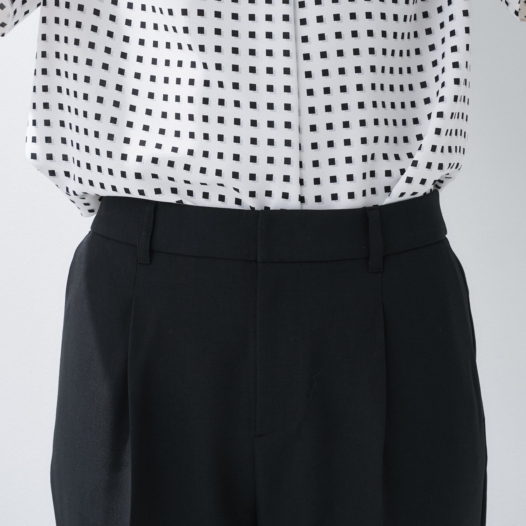 INDIVI「【定番スーツ／UVケア／洗える】ウール調タックテーパードパンツ」|スーツ|