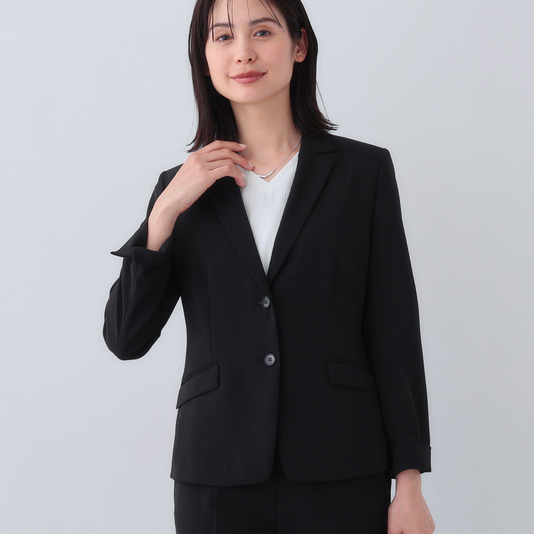INDIVI「【洗える／リクルートスーツ】2つボタンテーラードカラージャケット」|スーツ|ブラック(019)